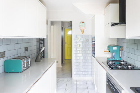 111258 - Denham Way_The Modern House (5).jpg