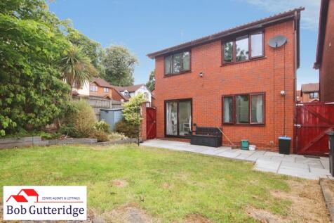 ENCLOSED REAR GARDEN