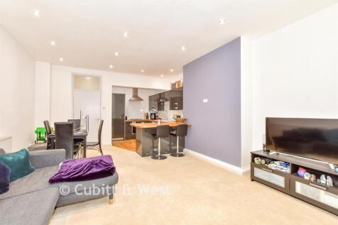 Lounge/Kitchen