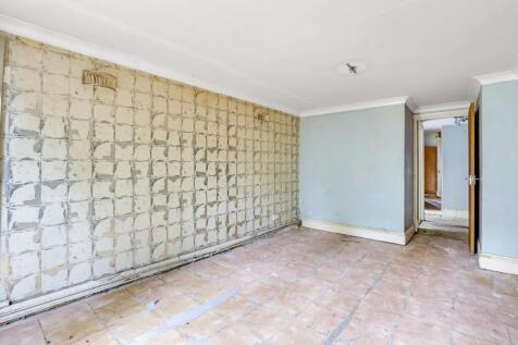 14-5db5JHPropWpen - 70 Fairlawn Road - 28.jpg