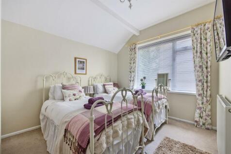 Raven Cottage (14).jpg