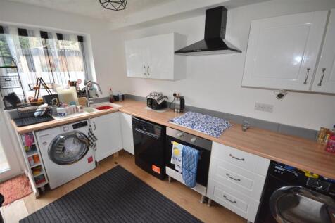 Kitchen #.JPG