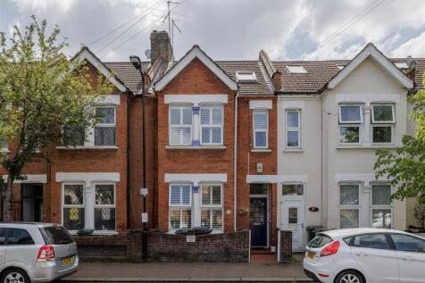 Ferndale Road, E11