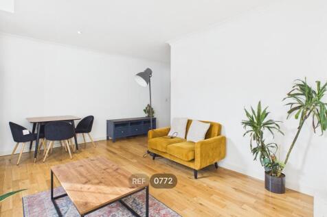 Kitchen &amp; Living area