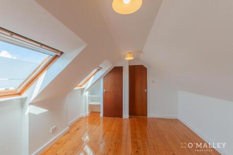 Master bedroom (2).jpg