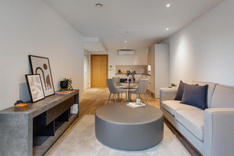 54 Three Colts Ln, London photo 4