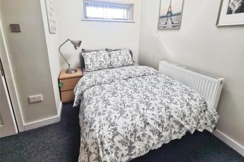 Salisbury Close, Eastleigh, Hampshire, SO50 photo 5