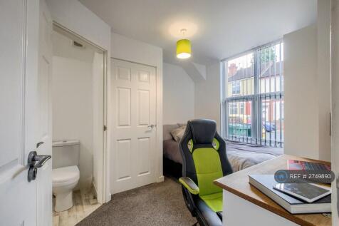 Bedroom 1 &amp; En Suite 