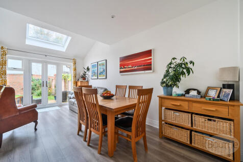 51052df2-fdff-4e8...