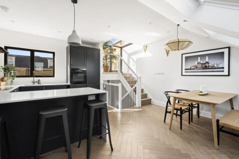 London, SW12 - property photo