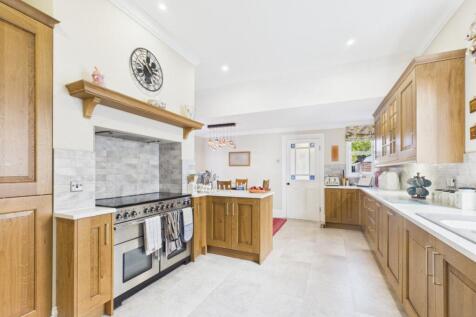Kitchen/Dining Area