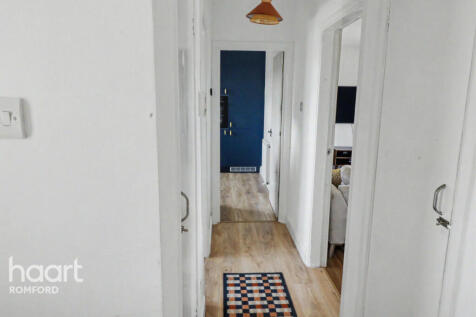 Bell Avenue, Romford photo 5