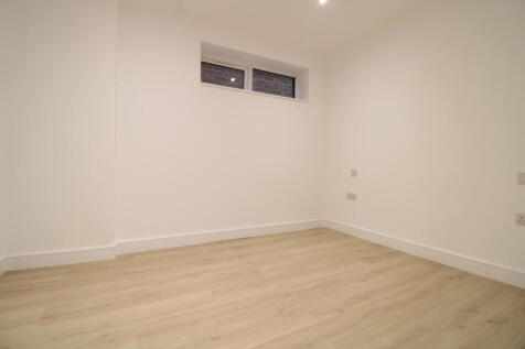 Roper Way, Mitcham, Merton photo 3