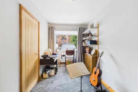 CAM03729G0-PR0110-STILL022