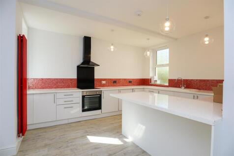 Open-Plan Kitchen/Living room