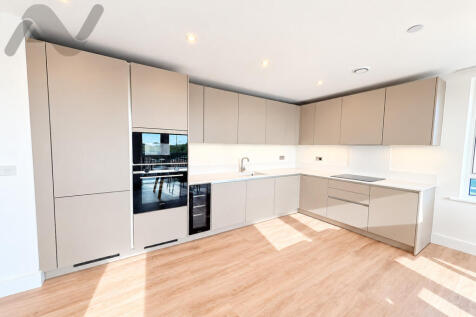 Mill House, 36 Rose Square, Twickenham,  London, TW2 7GL photo 5