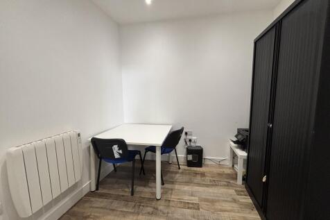 8 High Street, ,  photo 3