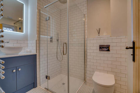 Ensuite shower room