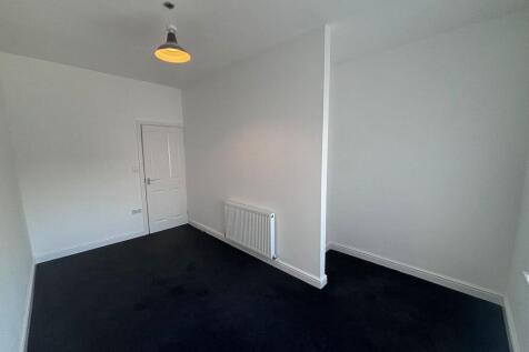 101 Chorley Road, Swinton, Manchester photo 5