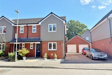 Verwood, BH31 - property photo