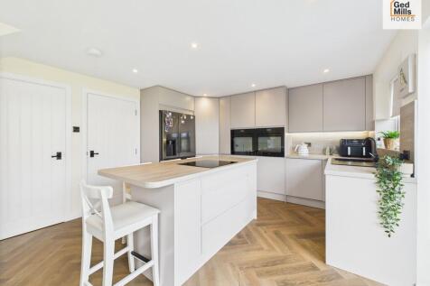 CAM04261G0-PR0072...