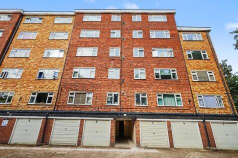 28 Barnes Court, Durham Avenue, Woodford Green, IG8 7NJ