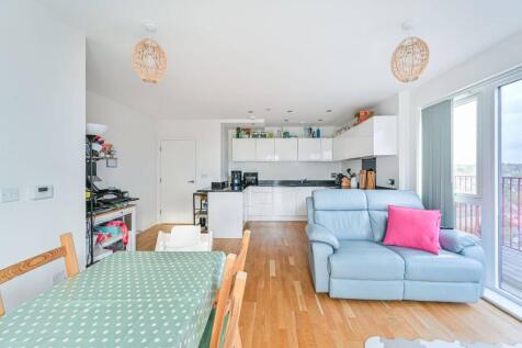 London, SE10 - property photo