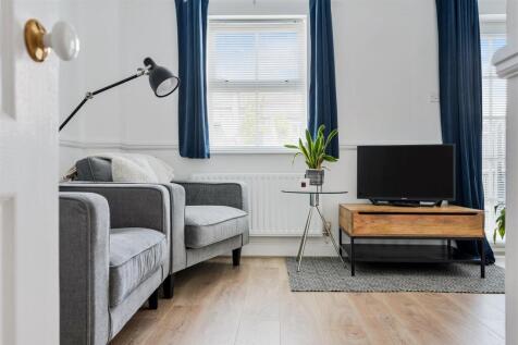 ST THERESA CLOSE (7).jpg