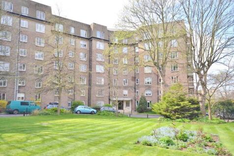 2-bed flat on Furze Hill, Hove, East Sussex, £1,700/mo