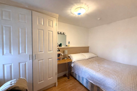 Bartholomew Street West, Exeter photo 3