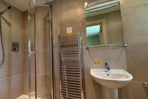 ensuite.jpg