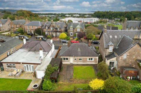 15. Arial of rear garden.jpg