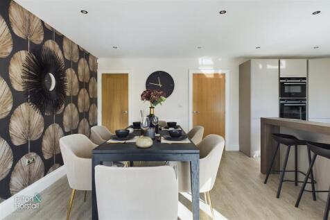 Internal Photo (Plot 8)