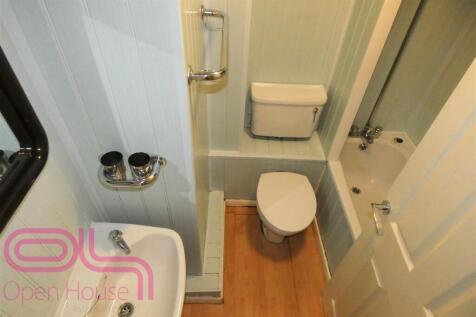 Redford Close Bathroom 1.jpg