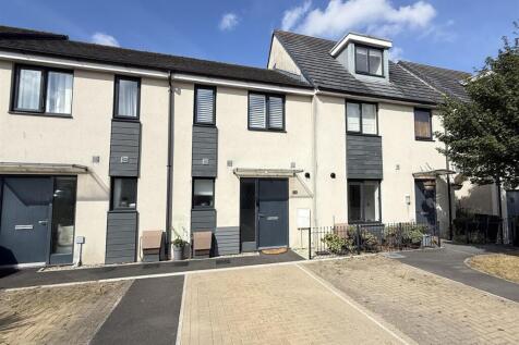 Pennycross Close 33 - Front.jpg
