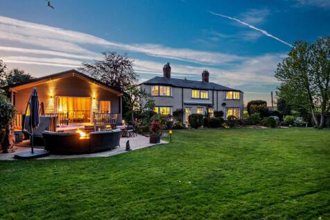 Rear &amp; Garden House