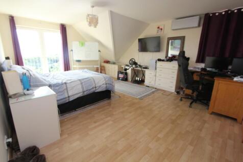 Principle Bedroom / Bedroom One