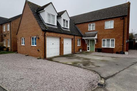 5 bedroom Detached for sale