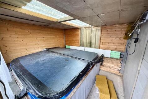 COUNCIL TAX BAND - C