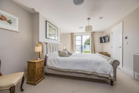 White House, Little Hyden Lane, Waterlooville-Port