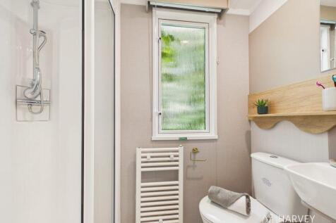 07 Swift Burgundy 2026 Family Shower Room