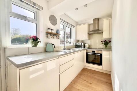 Kitchen Close Up.jpeg