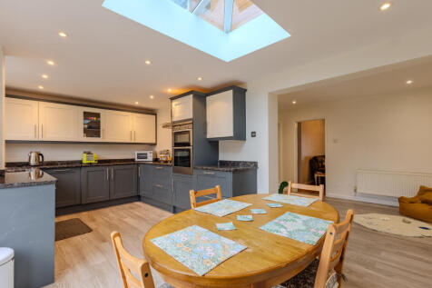 Kitchen Dining Room (2)