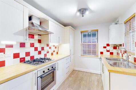 Llewellyn Place 13 Kitchen.jpg