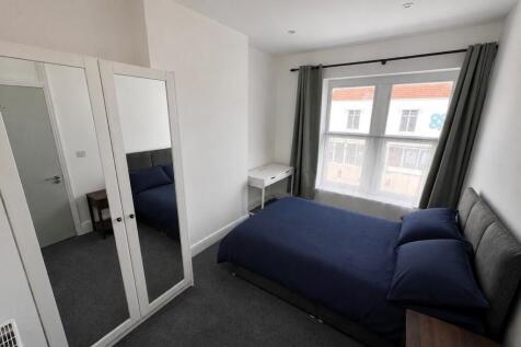 Room 4 at £700pcm