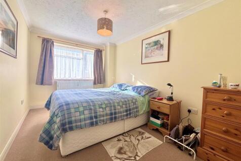2, Orchard Close, Freshwater photo 5