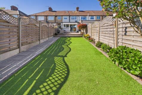 Presented by Clinton at EweMove Bexleyheath and Da