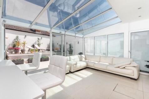 Kitchen/living space