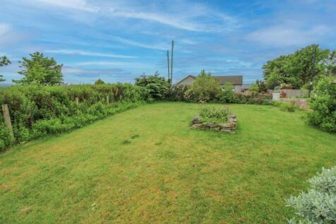 FRONT GARDEN.jpg