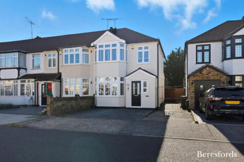 Romford, RM2 - property photo